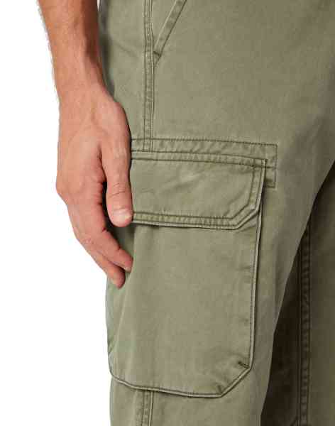 Wrangler Cargo Short aus 100% Baumwolle - Dusty Olive